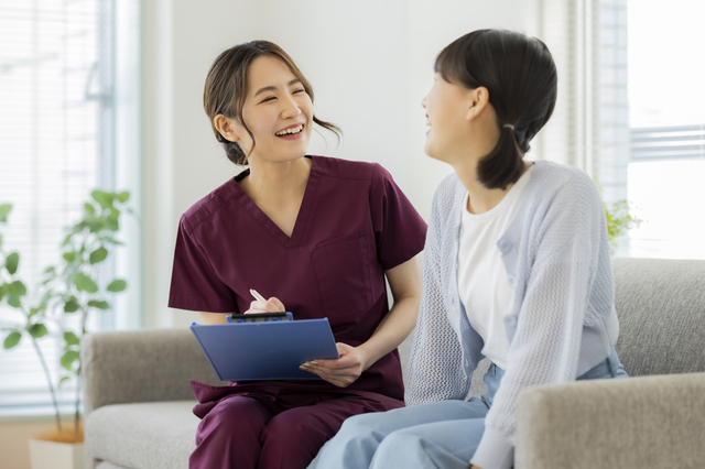 中学生以降でも受けられる矯正治療の相談風景